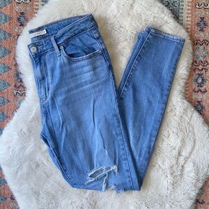 Levi’s high rise skinny jean ripped denim light medium blue distressed 29